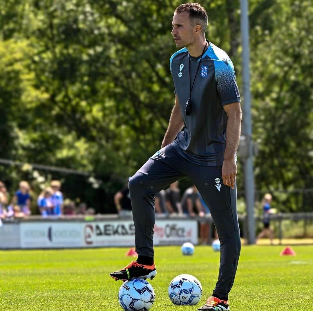 Robin van Persie, nuevo entrenador del Feyenoord